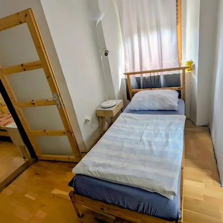 Apartamento Very Old House Ptice