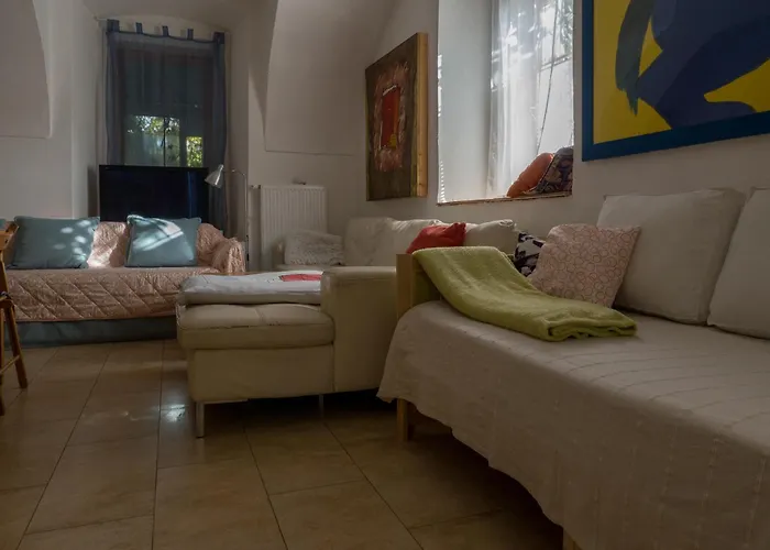 Very Old House Apartment *